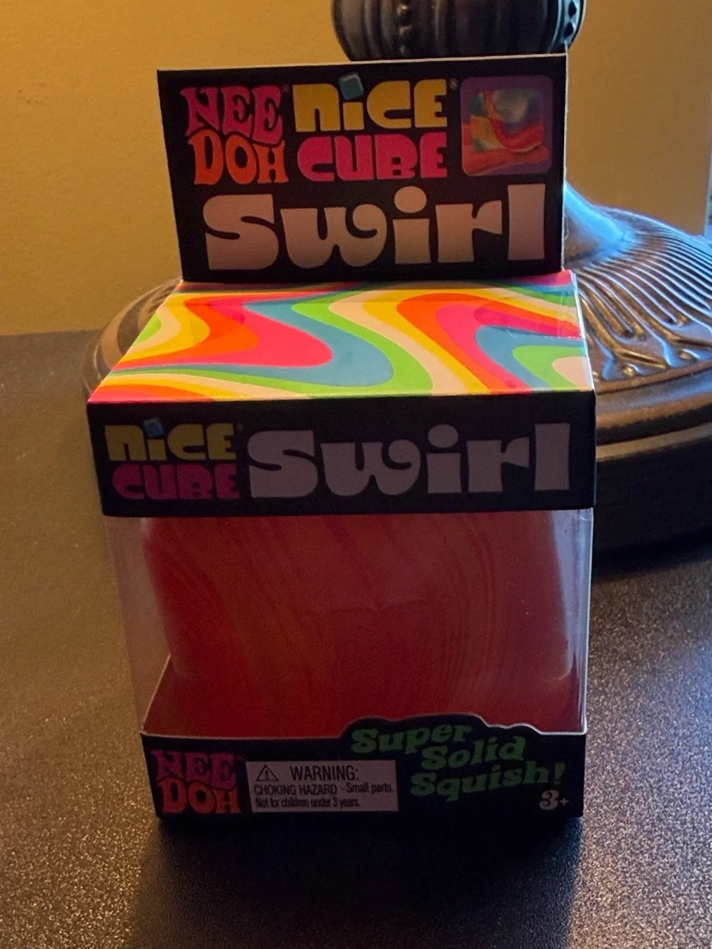 Nice Cube Swirl Super Solid Squish - Red